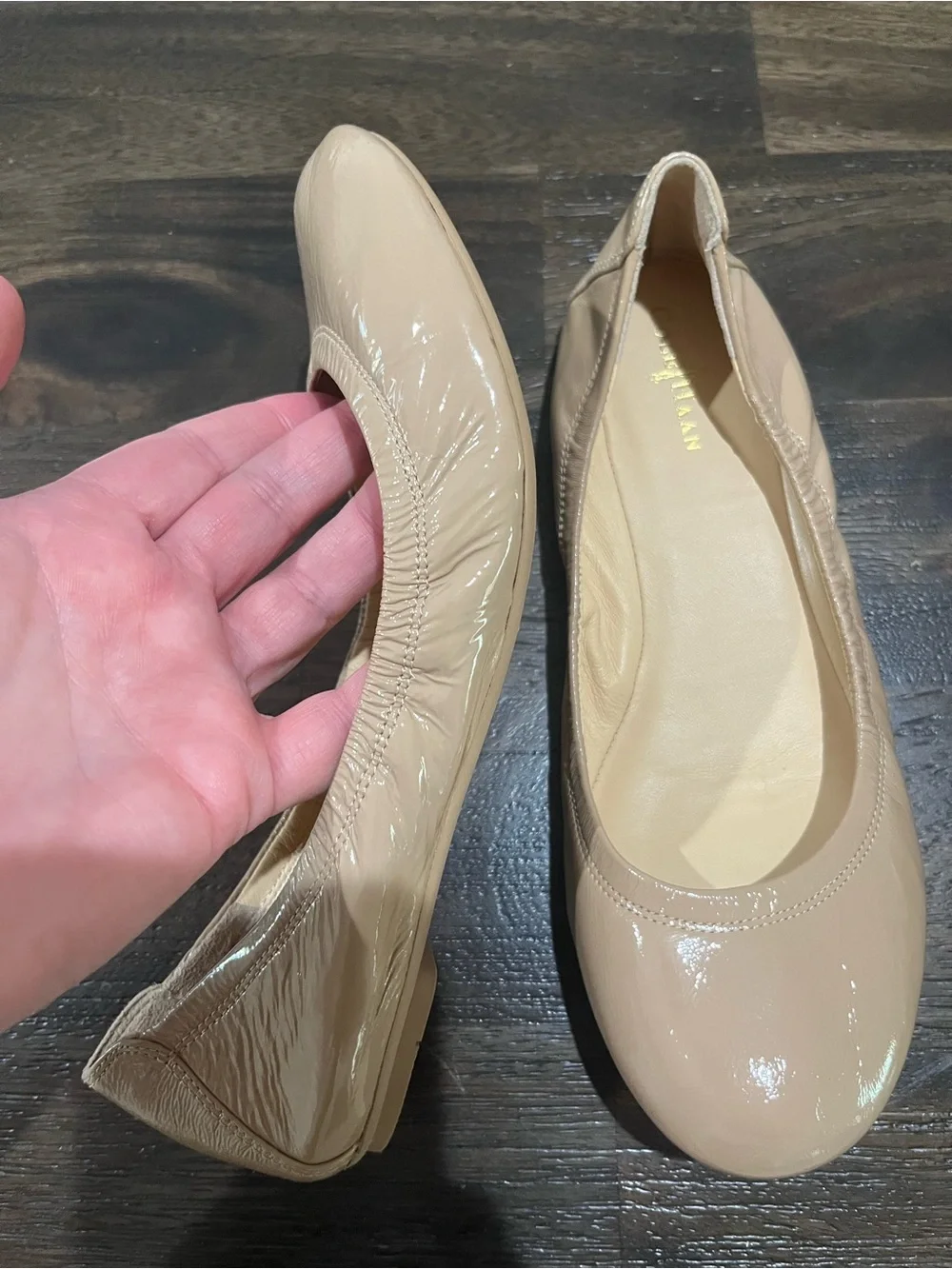 Cole Haan Beige Tan Cream Patent Leather Manhattan Ballet Flats 7B 7 B EUC